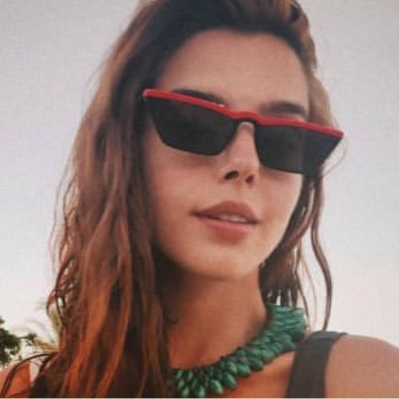 Excluded Prada Sunglasses, New 275 - Picture 7 of 7